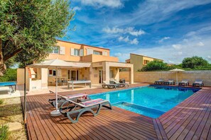 Villa Serena Forcat image