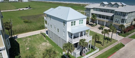 734 Positano - Newly built home in Beachtown with stunning views