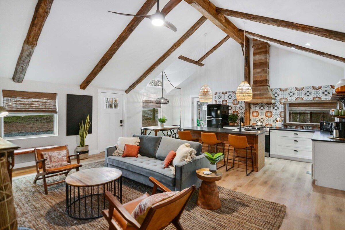 Hembree Hollow~ a cheerful home with boho vibes!