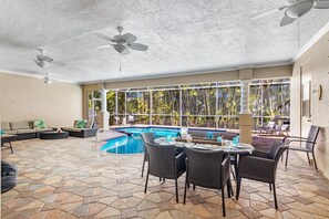 Pool Seating