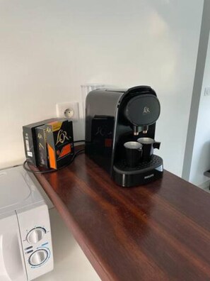Kaffee und/oder Kaffeemaschine