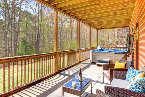 Ellijay Vacation Rental | 4BR | 3BA | 2 Steps to Enter | 2,200 Sq Ft