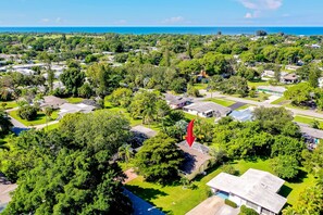 Close proximity to the beach