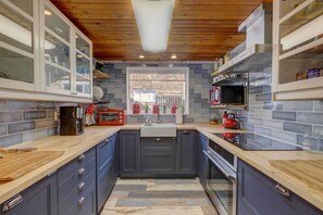 Remodeled Kitchen | Fully Equipped | Induction Cooktop | Cooking Basics