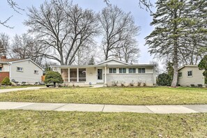 Property Exterior | Driveway (3 Vehicles) & Free Street Parking