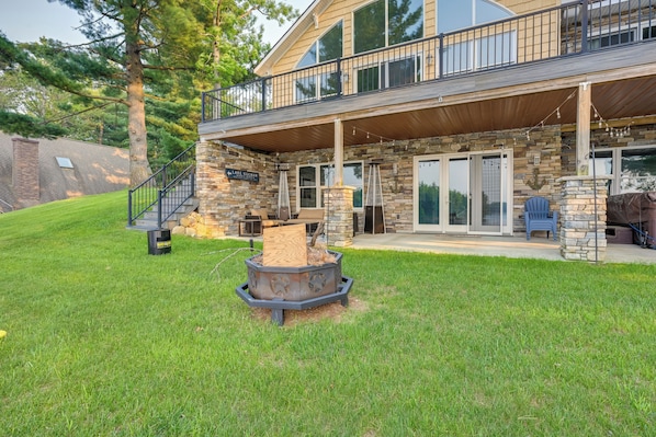 Lake Ogemaw Vacation Rental | 5BR | 3BA | 4,500 Sq Ft | Stairs Required