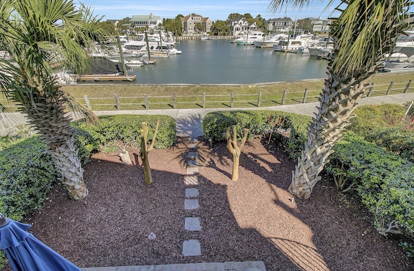 Welcome to Morgans Cove Drive, located on the Isle of Palms Marina!
