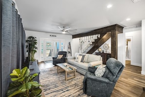 2nd Floor - Beautiful and spacious with a sleeper sofa