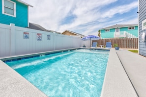 Private pool - Take a dip in the private pool!