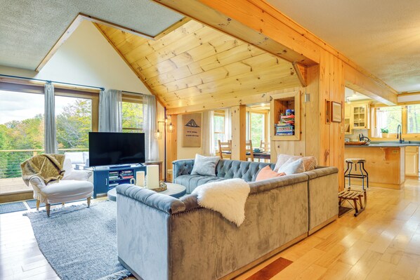 Stratton Vacation Rental | 4BR | 2BA | 2,000 Sq Ft | Stairs Required