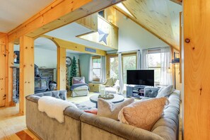 Living Room | Free WiFi