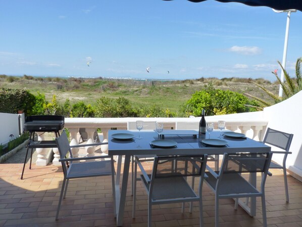 Appartement avec terrasse face à la mer au Grau du Roi