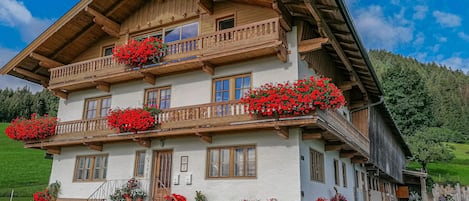 Extérieur maison de vacances [été]