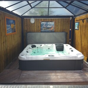 Bain à remous intérieur