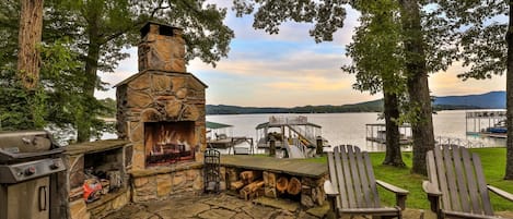Outdoor Fireplace by the lake 