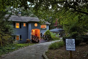 Semi Circular drive way 