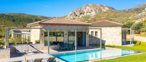 Beautiful villa with private pool and terrace