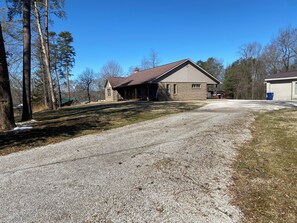 Large driveway with room for multiple boats