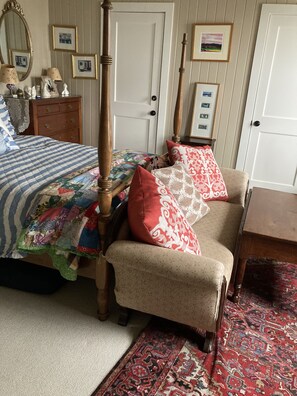 guest bedroom queen
