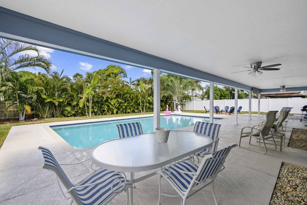 Large Heated Pool and Covered Lanai with Ceiling Fans. 