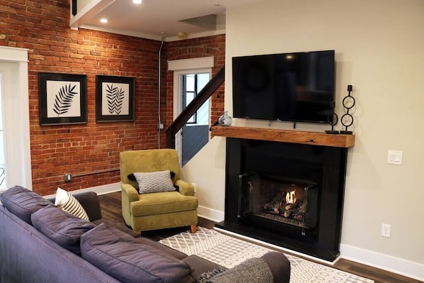 Main Living Area with Gas Fireplace