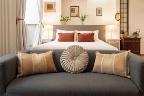 Furnishing details