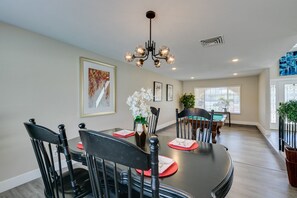 formal dining room 