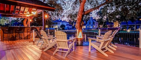This view❤️ Enjoy evenings with a smokeless fire pit. 