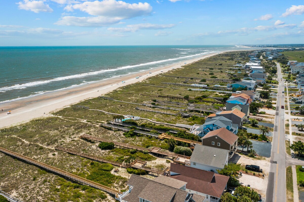 Oceanfront duplex with beach access, WiFi, washer/dryer, central AC – dogs OK