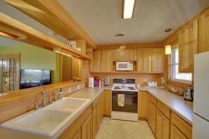 Kitchen | Fully Equipped