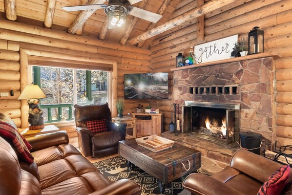 Welcome to Rimtop Retreat, real log living