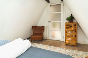 bedroom with double bed