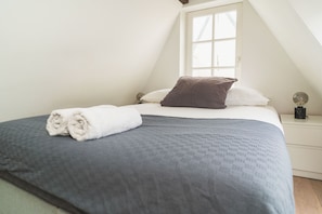bedroom with double bed