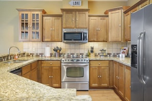 Full kitchen