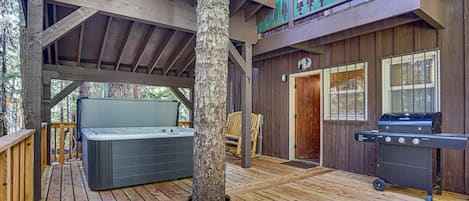 Moosewood Cabin Hot tub