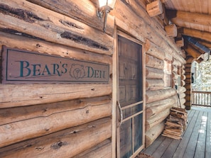 Bear Den Cabin-41