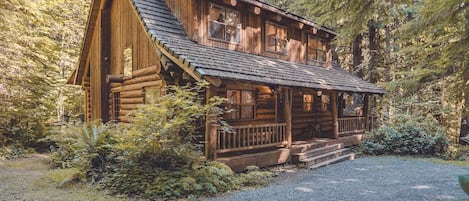 Bear Den Cabin-12