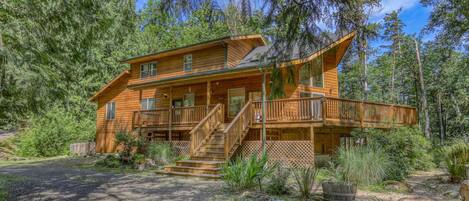 Salmon River Chalet Exterior