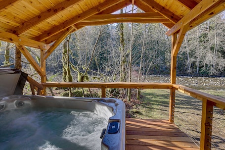 Bain à remous extérieur
