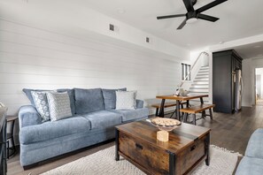 The West Grand | Luxurious Design | Pet Friendly