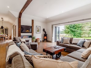 Living room | Walnut Tree Barn, Barnham