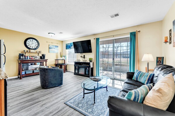 Living Room/Dining Room
