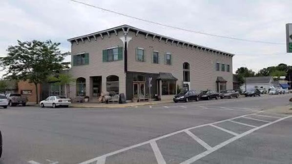 View from street. Corner of Waukazoo and Nagonaba, entrance on Waukazoo.