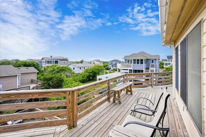 Sundeck 2024
