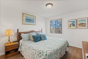 Primary Bedroom with 1 Queen Bed