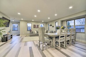 Dining Room | Dishware/Flatware Provided