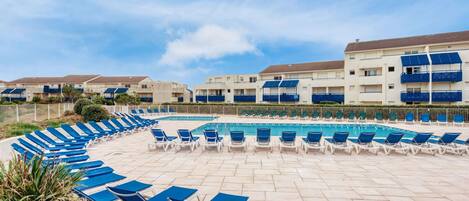 Nube, Cielo, Agua, Planta, Propiedad, Azul, Edificio, Piscina, Silla, Azur