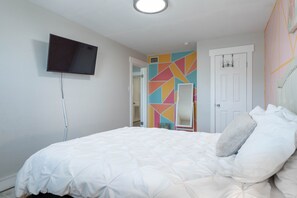 Embark on a sensory journey through our property, where captivating wall paints and designs come together to create an aesthetic oasis. This enchanting environment evokes a deep sense of warmth and belonging, reminiscent of the comforts of home.