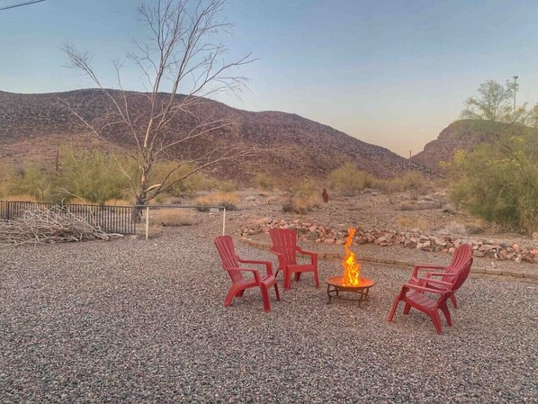 Fire pit with privacy!