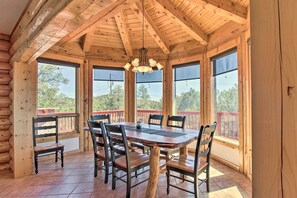 Dining Room | 1st Floor | Dishware/Flatware Provided